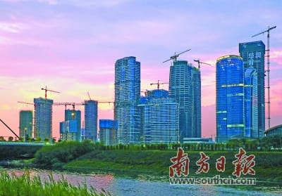 前海“天际线”创新高，两栋300米建筑年内封顶