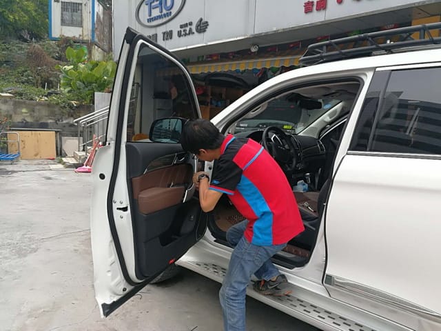 4 ʦ�����ڲ�ж�Ű��θǣ�׼�����и���.jpg