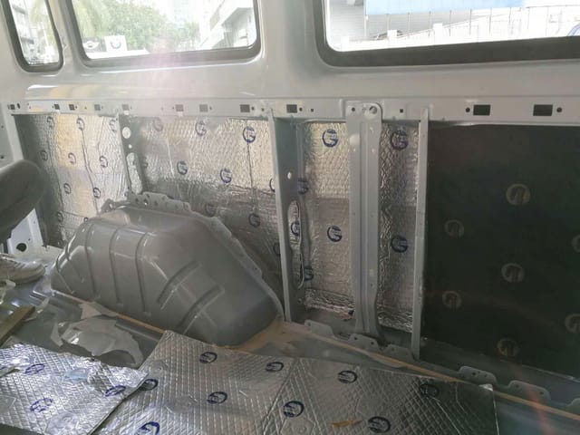 6 光秃秃的轮毂，容易让路噪和胎噪趁虚而入.jpg